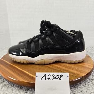 Jordan 11 Retro Low 72-10 GS Black Red Athletic Daily Sneaker Kids 7Y 528896-001